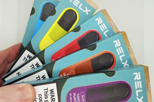 RELX悦刻举办守护未成年人再动员大会，万名店主践诺“最美约定”